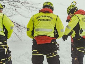 Escursionista morto travolto da una valanga ad Acceglio vicino Cuneo, altri due sarebbero feriti gravemente