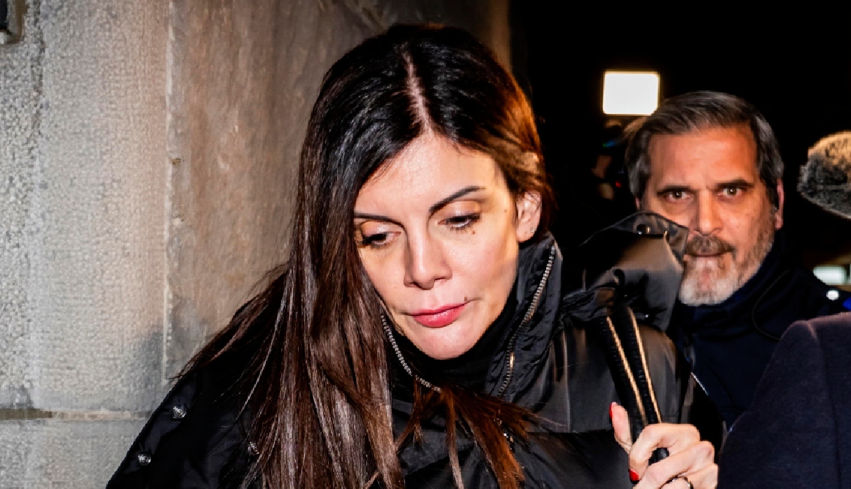 Crans Montana, Jessica Moretti contro Cyane Panine per le "candele nelle bottiglie di sua iniziativa" Crans Montana, Jessica Moretti contro Cyane Panine per le "candele nelle bottiglie di sua iniziativa"