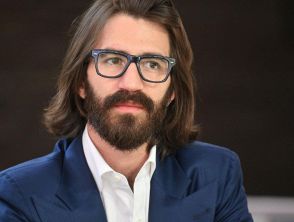 Leonardo Maria Del Vecchio indagato dopo un incidente in Ferrari, l'accusa sulla sostituzione di persona