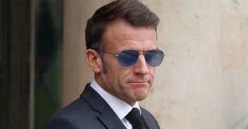 macron-social-minori-15-anni