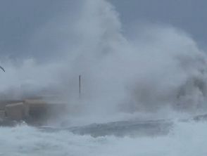 Allerta meteo in Sicilia e Sardegna, il ciclone Harry provoca esondazioni e frane: evacuate decine di persone
