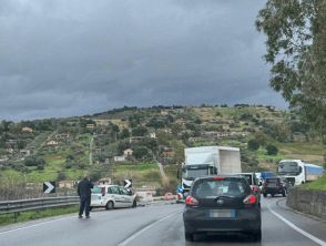 Incidente a Misilmeri sulla Palermo-Agrigento tra camion e automedica, 3 morti: erano i sanitari e il paziente