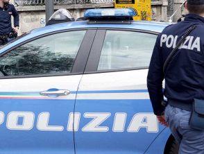 Ruba nei negozi H24 di Taranto e minaccia la titolare di un punto vendita, arrestato 41enne con precedenti