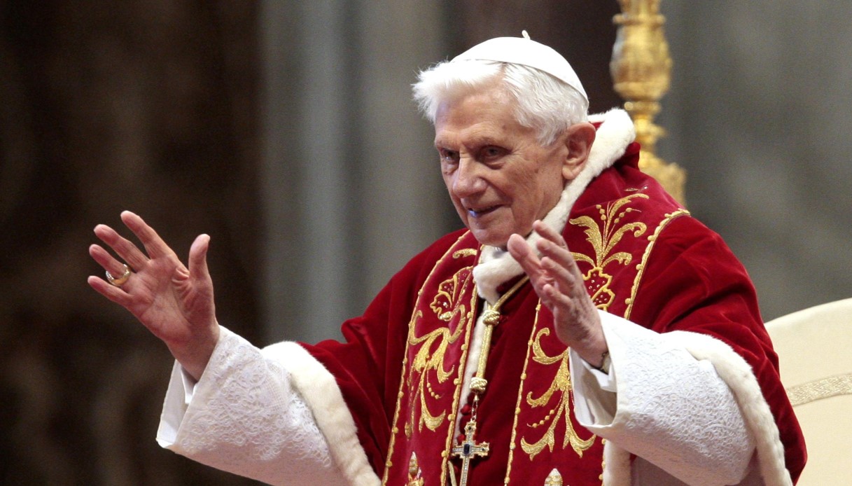https://wips.plug.it/cips/notizie.virgilio.it/cms/2026/01/papa-benedetto-xvi-santo.jpg