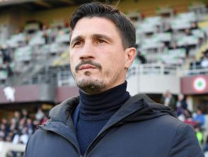 Spari e botte al papà e al fratello di Pisacane, tecnico del Cagliari, a Napoli: cosa si sa dell'aggressione