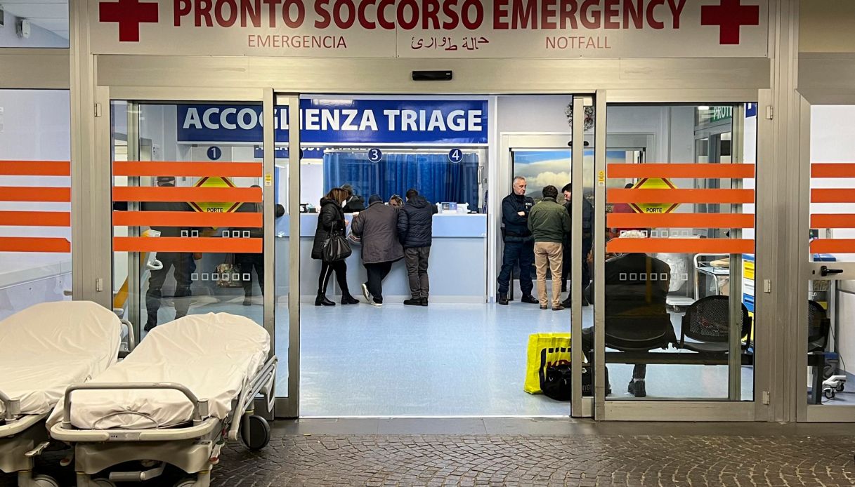 https://wips.plug.it/cips/notizie.virgilio.it/cms/2026/01/pronto-soccorso-napoli-medici-di-base.jpg