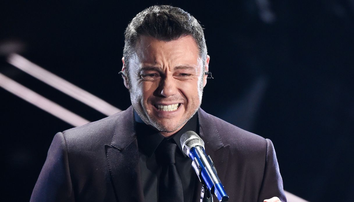 https://wips.plug.it/cips/notizie.virgilio.it/cms/2026/01/sanremo-2026-tiziano-ferro-ospite.jpg