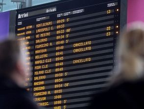 Muore investito da un treno a Firenze Campo di Marte, pesanti ritardi e circolazione ferroviaria in tilt