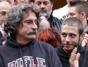 Valentino Rossi e la denuncia alla compagna di papà Graziano: 