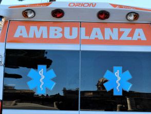 A Roma vigilante del supermercato picchia un ladro riducendolo in fin di vita, arrestato per tentato omicidio