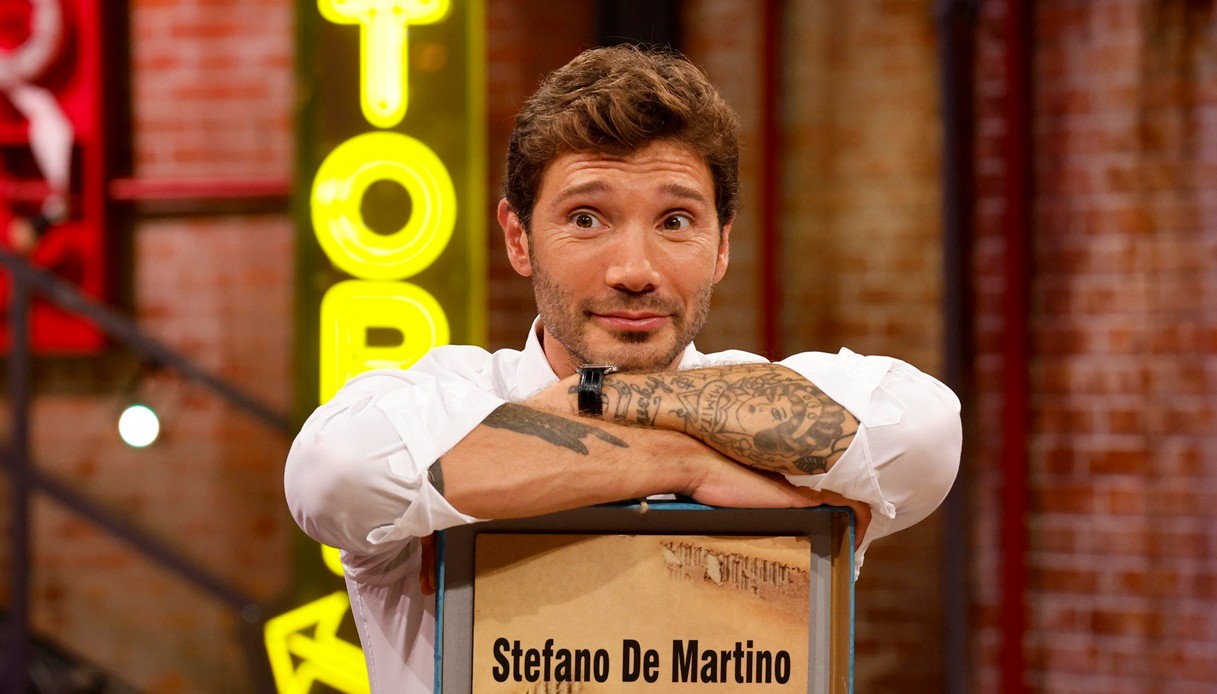 Il conduttore Stefano De Martino