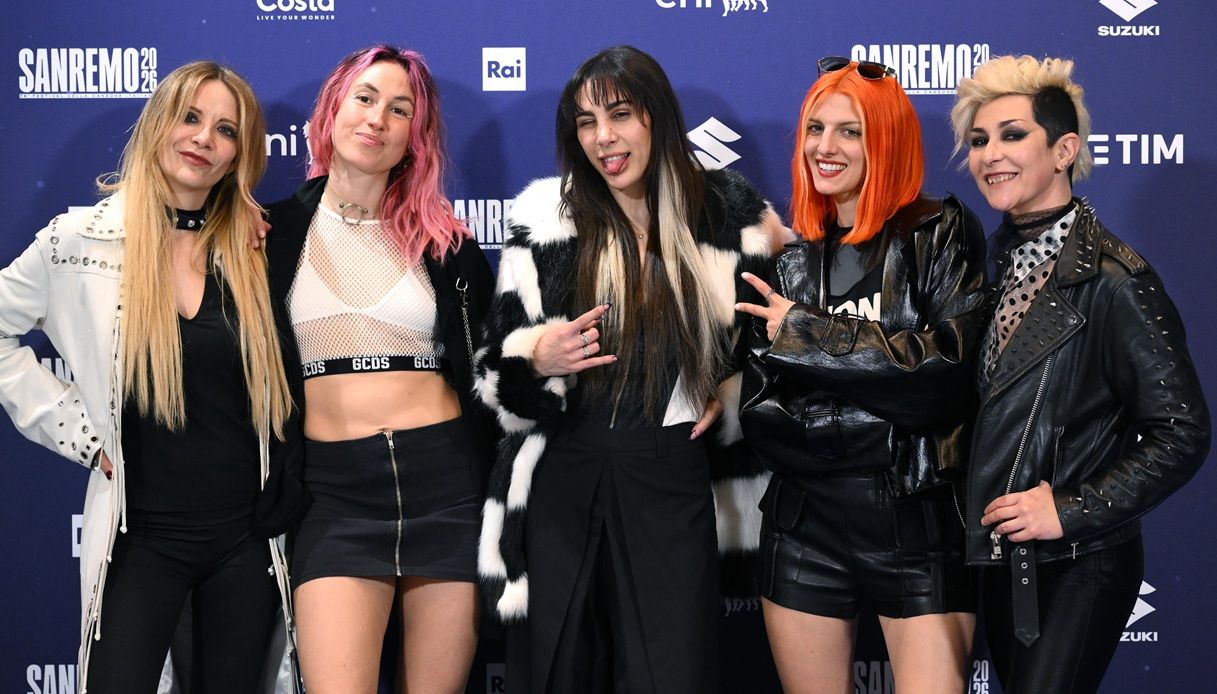 Scontro in conferenza tra Bambole di Pezza e giornalista a Sanremo, "paura di essere uccise e stuprate" Scontro in conferenza tra Bambole di Pezza e giornalista a Sanremo, "paura di essere uccise e stuprate"