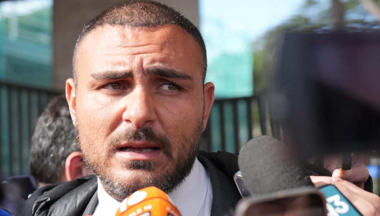 Bimbo col cuore bruciato, avvocato della famiglia attacca il chirurgo Oppido: "Decideva lui sul trapianto" Bimbo col cuore bruciato, avvocato della famiglia attacca il chirurgo Oppido: "Decideva lui sul trapianto"