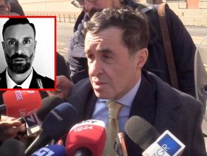 Legale di Carmelo Cinturrino fermato per l'omicidio di Rogoredo difende il poliziotto, 