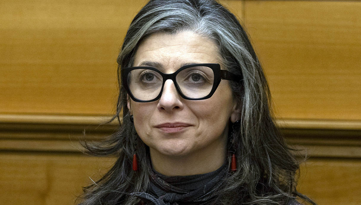 https://wips.plug.it/cips/notizie.virgilio.it/cms/2026/02/francesca-albanese-francia-israele-dimissioni.jpg
