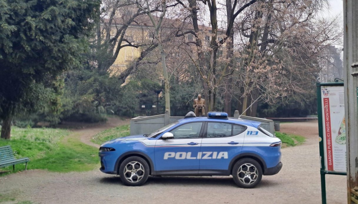 uomo trovato morto a milano nel parco indro montanelli il suicidio ripreso dalle telecamere di sorveglianza da Virgilio.it uomo trovato morto a milano nel parco indro montanelli il suicidio ripreso dalle telecamere di sorveglianza
