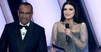 laura pausini gaffe microfono sanremo 2026
