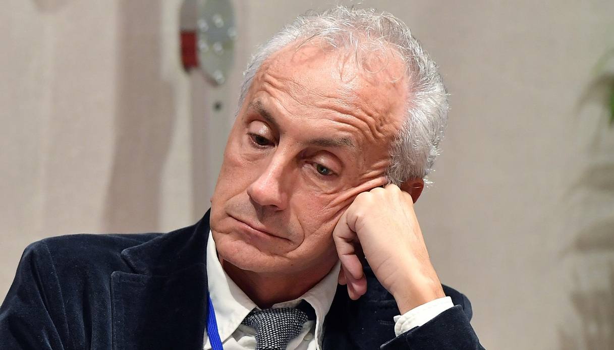 https://wips.plug.it/cips/notizie.virgilio.it/cms/2026/02/marco-travaglio-furto.jpg