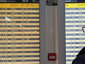 Nonni con la valigia, anche gli over 75 lasciano il Sud per sanità migliore e per raggiungere figli e nipoti