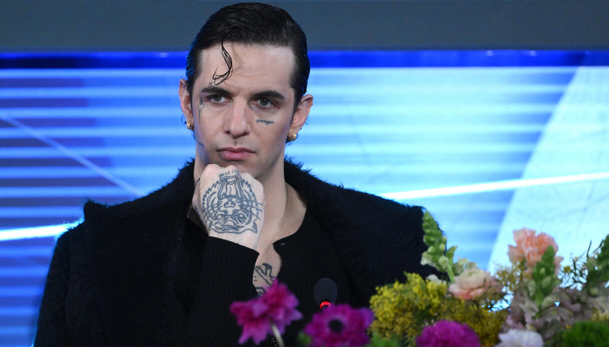 Sanremo 2026, Achille Lauro canterà "Perdutamente" per rendere omaggio ai morti di Crans Montana