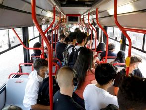 Autista del bus non fa salire studente con disabilità a San Felice, la rabbia della madre: interviene Zaia