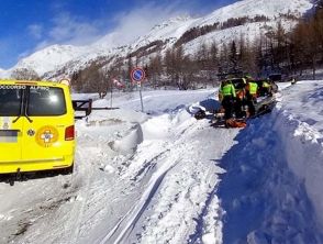 Valanga sopra Madesimo (Sondrio) travolge quattro persone in motoslitta, una dispersa