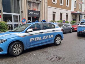 Accoltella un 14enne sul bus a Rivarolo vicino Genova, minorenne italo-albanese fermato per l'aggressione