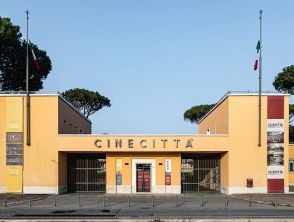 Cinecittà riceve la Guardia di Finanza, caccia ai documenti per l'inchiesta sui finanziamenti pubblici ai film