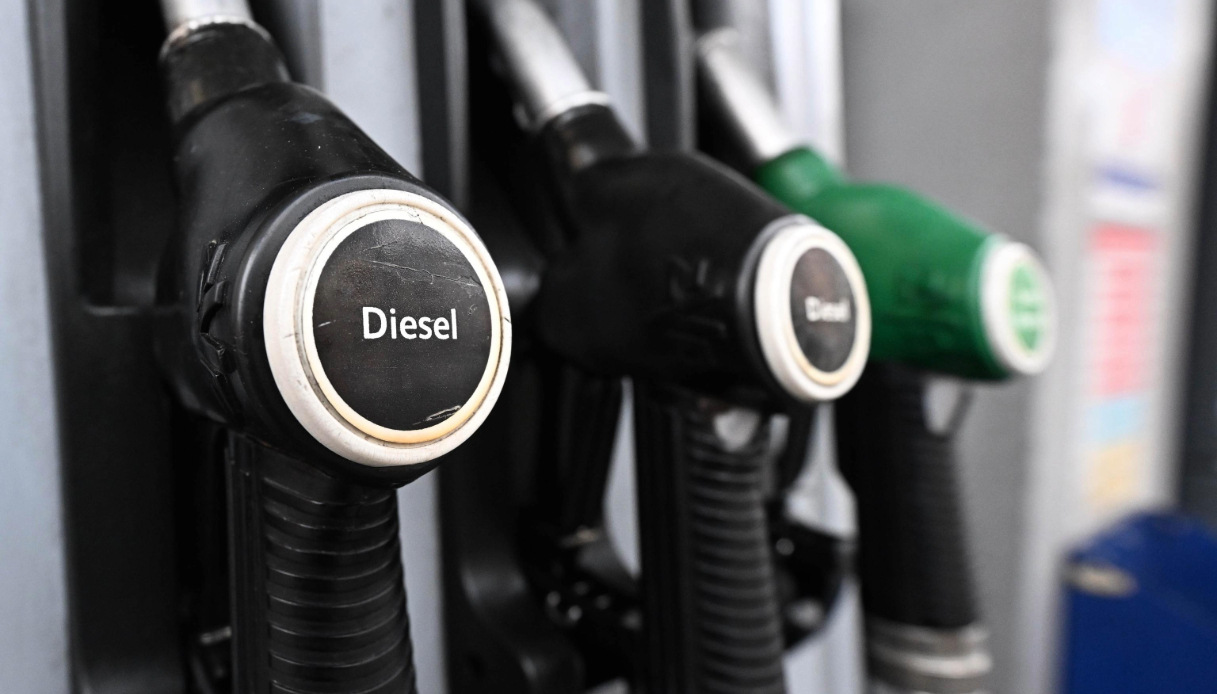 Dl carburanti e taglio delle accise di 25 centesimi in vigore da giovedì 19 marzo, sconto immediato dopo Cdm
