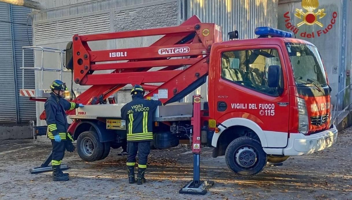 donna cade in un pozzo a roma si era fermata a 15 metri di profondit224 recuperata dai vigili del fuoco da Virgilio.it donna cade in un pozzo a roma si era fermata a 15 metri di profondit224 recuperata dai vigili del fuoco