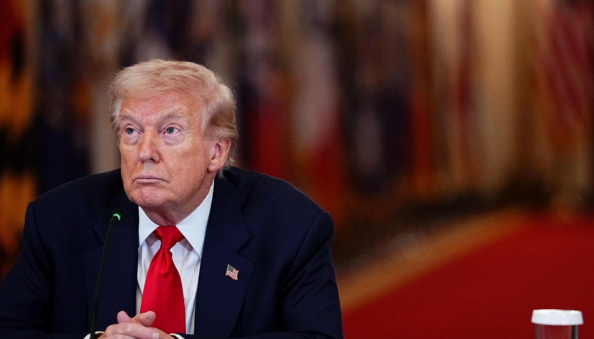 Caso Epstein, ritrovata la denuncia contro Trump per abusi su una minore: "Avevo 13 anni all