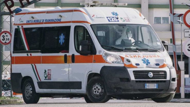 Incidente tra un bus e un’auto in pieno centro a Torino, anche due ...
