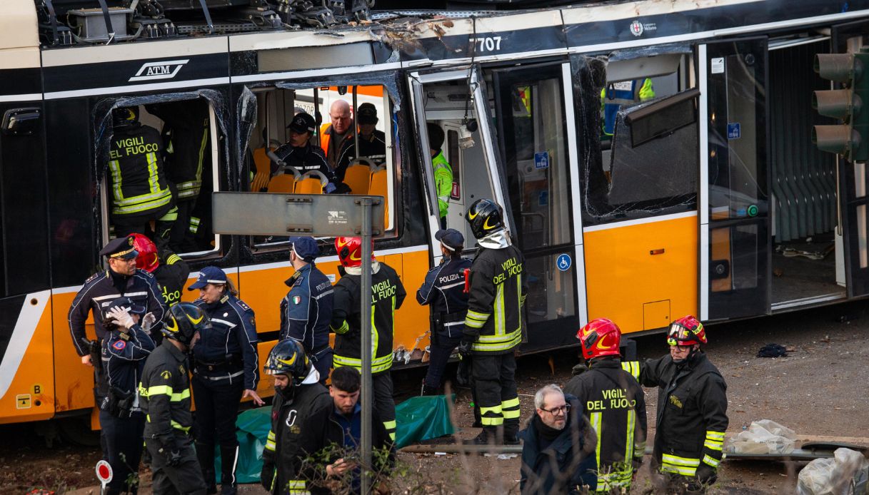 https://wips.plug.it/cips/notizie.virgilio.it/cms/2026/03/incidente-tram-milano-1.jpg