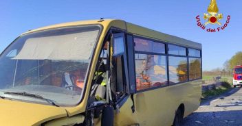 incidente trivolzio pavia scuolabus auto