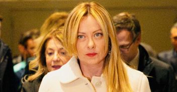 meloni-famiglia-nel-bosco