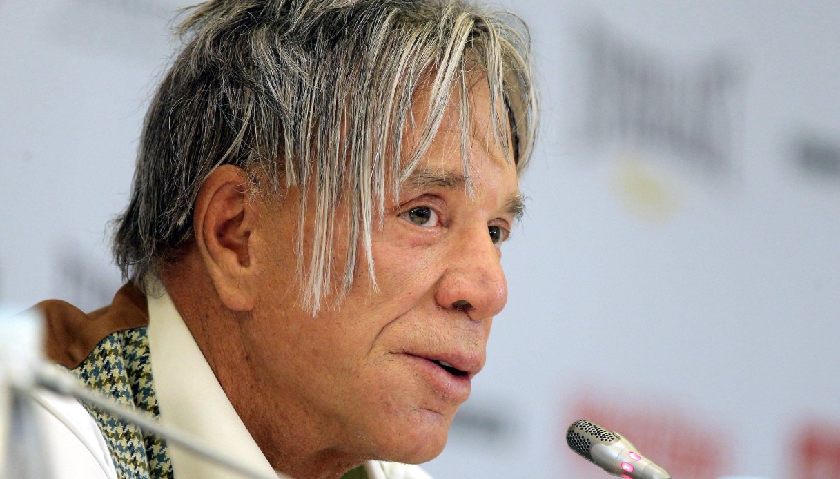 Mickey Rourke sfrattato da casa, non avrebbe pagato affitti per 60 mila ...