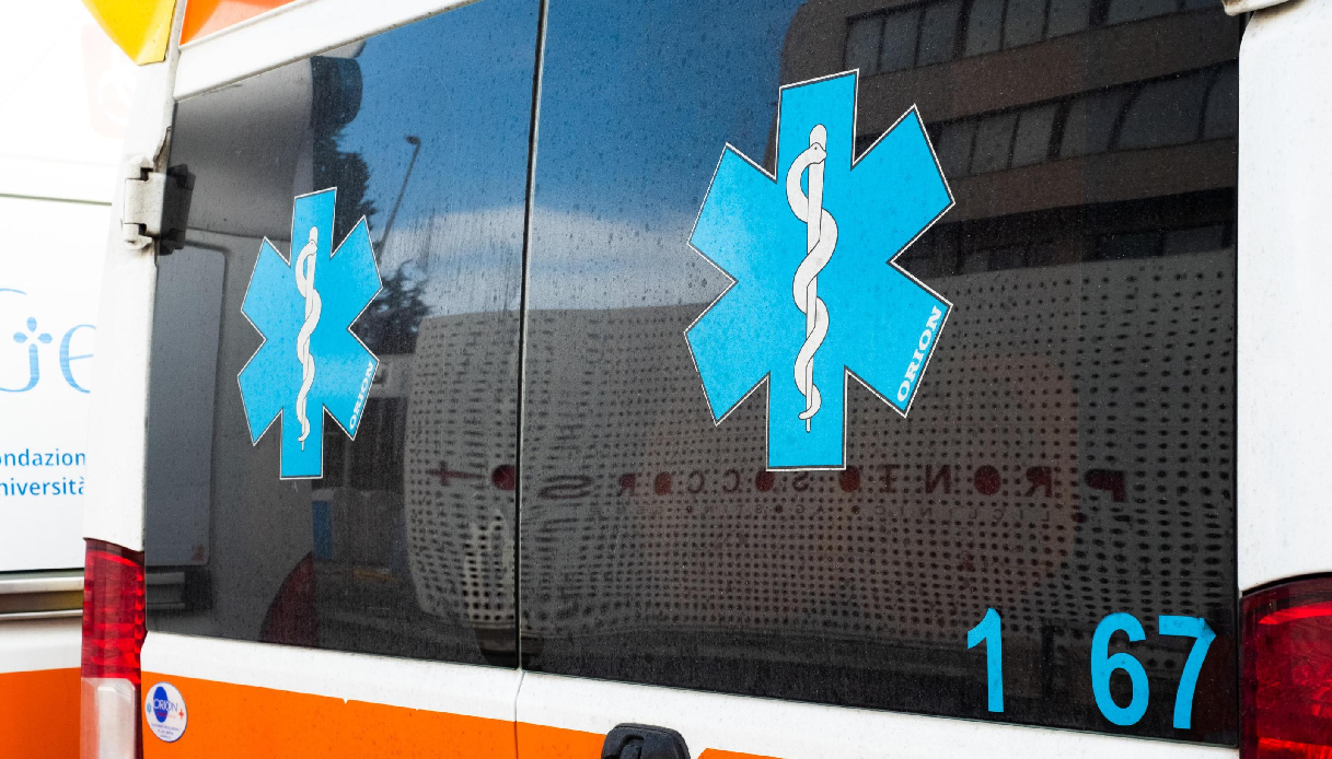 Piacenza, la 20enne Anxhela Byku tenta di entrare in casa dalla finestra e cade: morta in ospedale