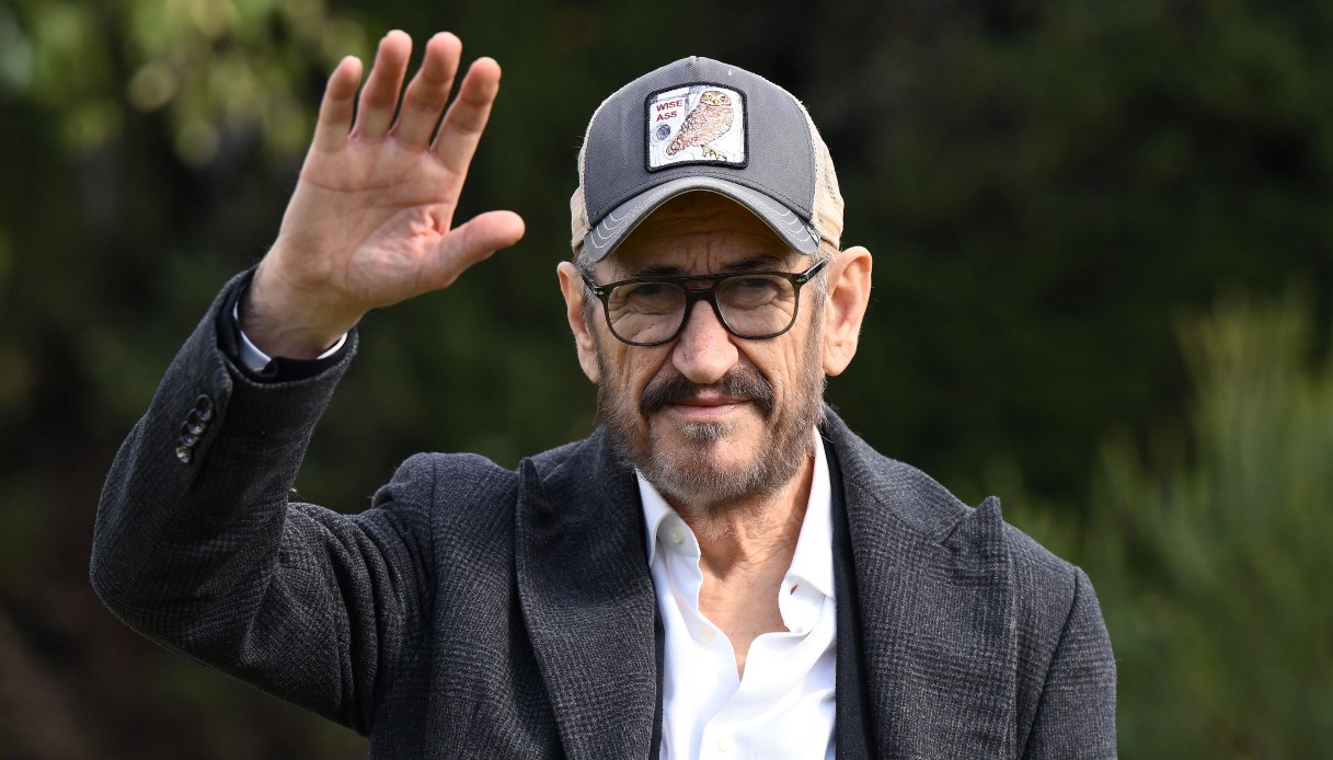 Incidente per Marco Giallini e gamba fratturata, stop alle riprese di Rocco Schiavone: il precedente del 2017