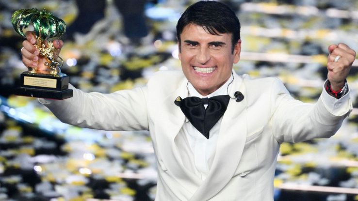 Sal Da Vinci e la vittoria a Sanremo 2026 dopo la promessa per la malattia  dei figli, "smetto di cantare"