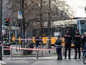 Tram deragliato a Milano, conducente al telefono poco prima dell'incidente: accertamenti sulla chiamata