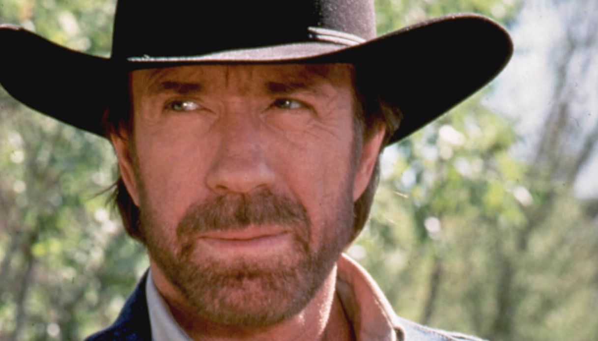 https://wips.plug.it/cips/notizie.virgilio.it/cms/2026/03/walker-texas-ranger-chuck-norris-meme.jpg
