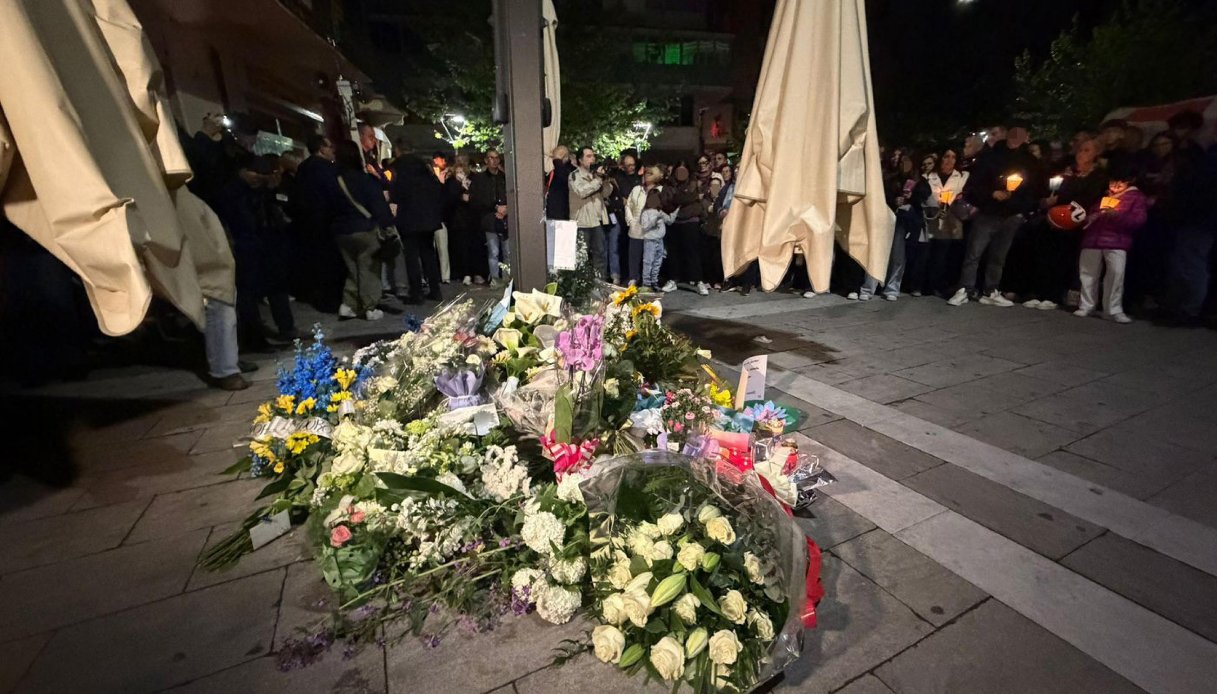 omicidio di giacomo bongiorni a massa sabato 18 aprile i funerali nel duomo sindaco proclama lutto cittadino da Virgilio.it omicidio di giacomo bongiorni a massa sabato 18 aprile i funerali nel duomo sindaco proclama lutto cittadino