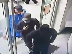 Rapina in banca a Napoli, ipotesi soffiata da una talpa per il colpo: svaligiate cassette non blindate