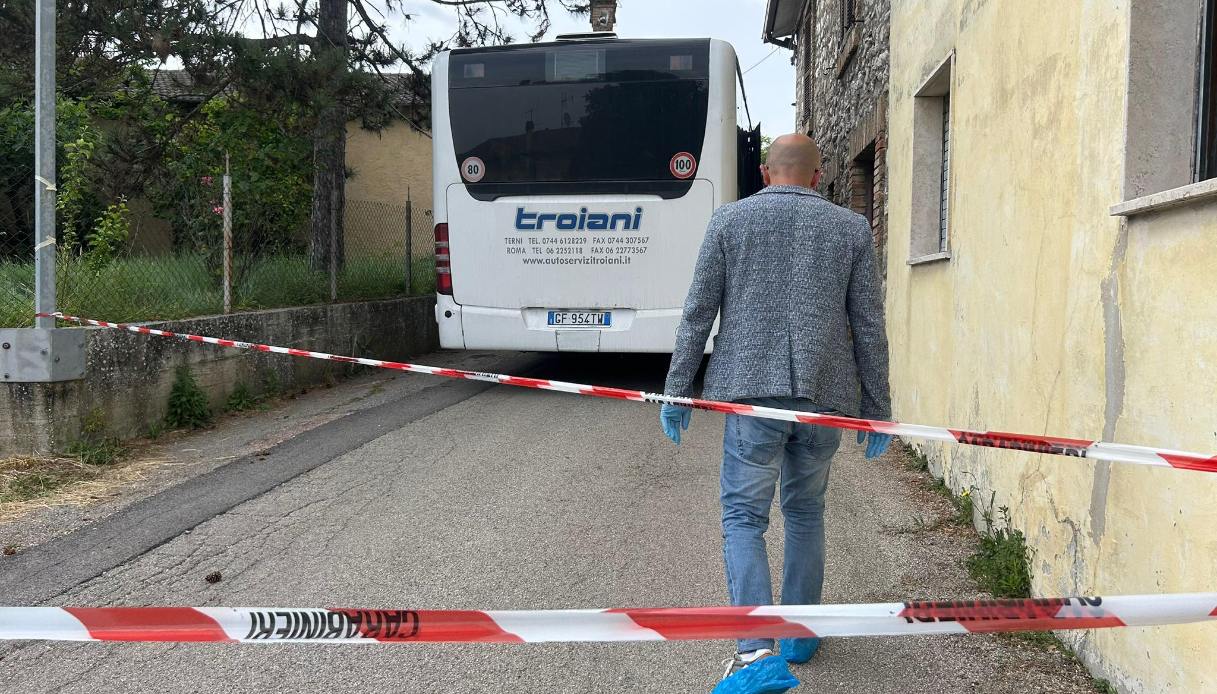 https://wips.plug.it/cips/notizie.virgilio.it/cms/2026/05/aggressione-bus-martello-terni-1.jpg