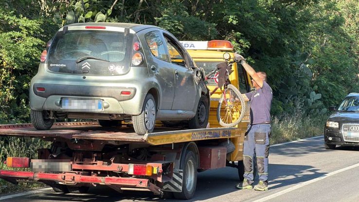 Bimba di 11 anni morta ad Aprilia dopo essere stata travolta da un'auto ...