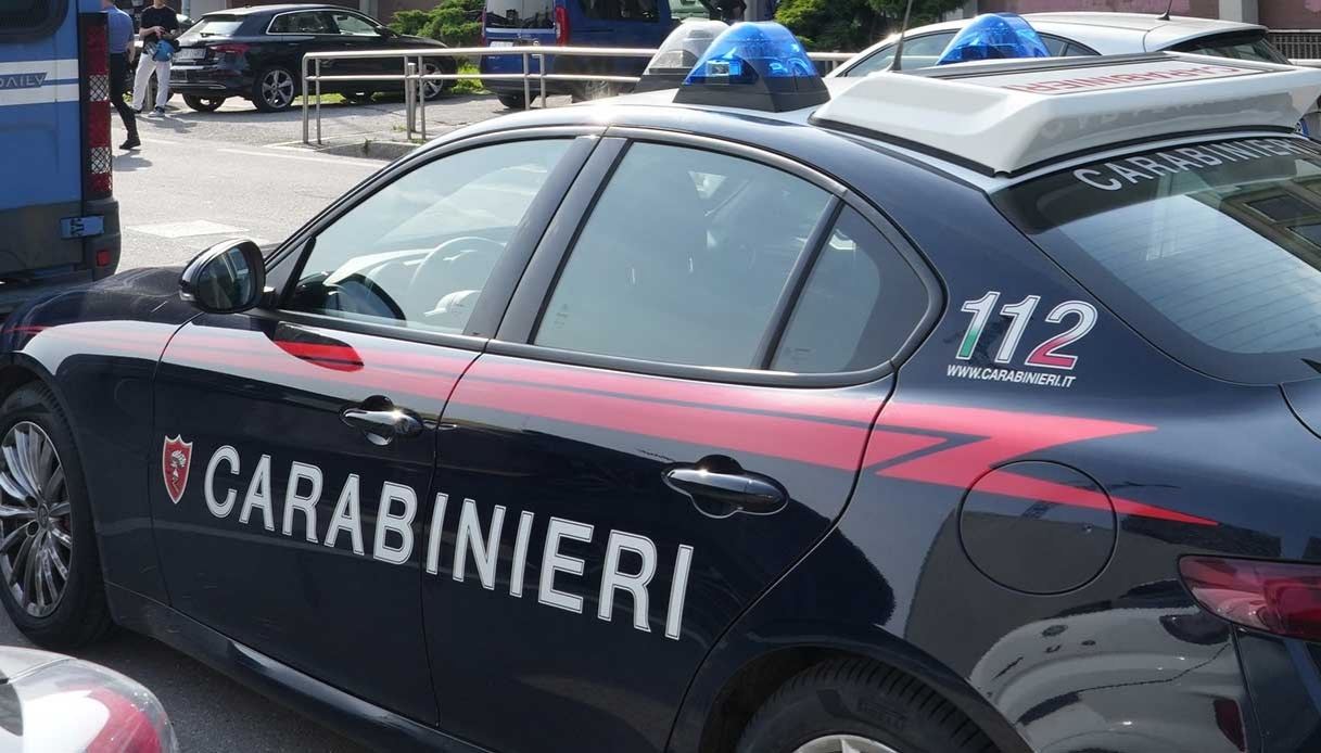 https://wips.plug.it/cips/notizie.virgilio.it/cms/2026/05/bambino-picchiato-montebelluna.jpg