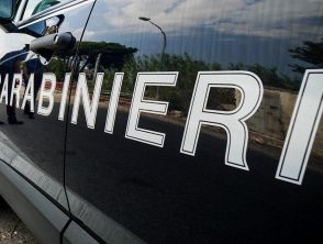 Mette la candeggina nel caffè della moglie a Pistoia, arrestato sul posto di lavoro: la donna è ricoverata