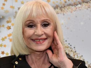 Cinture di Raffaella Carrà rubate dalla mostra di San Benedetto del Tronto, ipotesi furto durante la visita