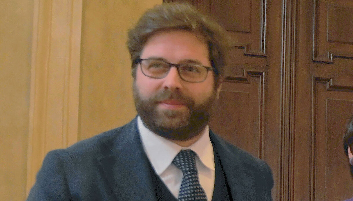 https://wips.plug.it/cips/notizie.virgilio.it/cms/2026/05/filippo-barberis-milano-patente-ritirata-capo-gabinetto-sala.jpg