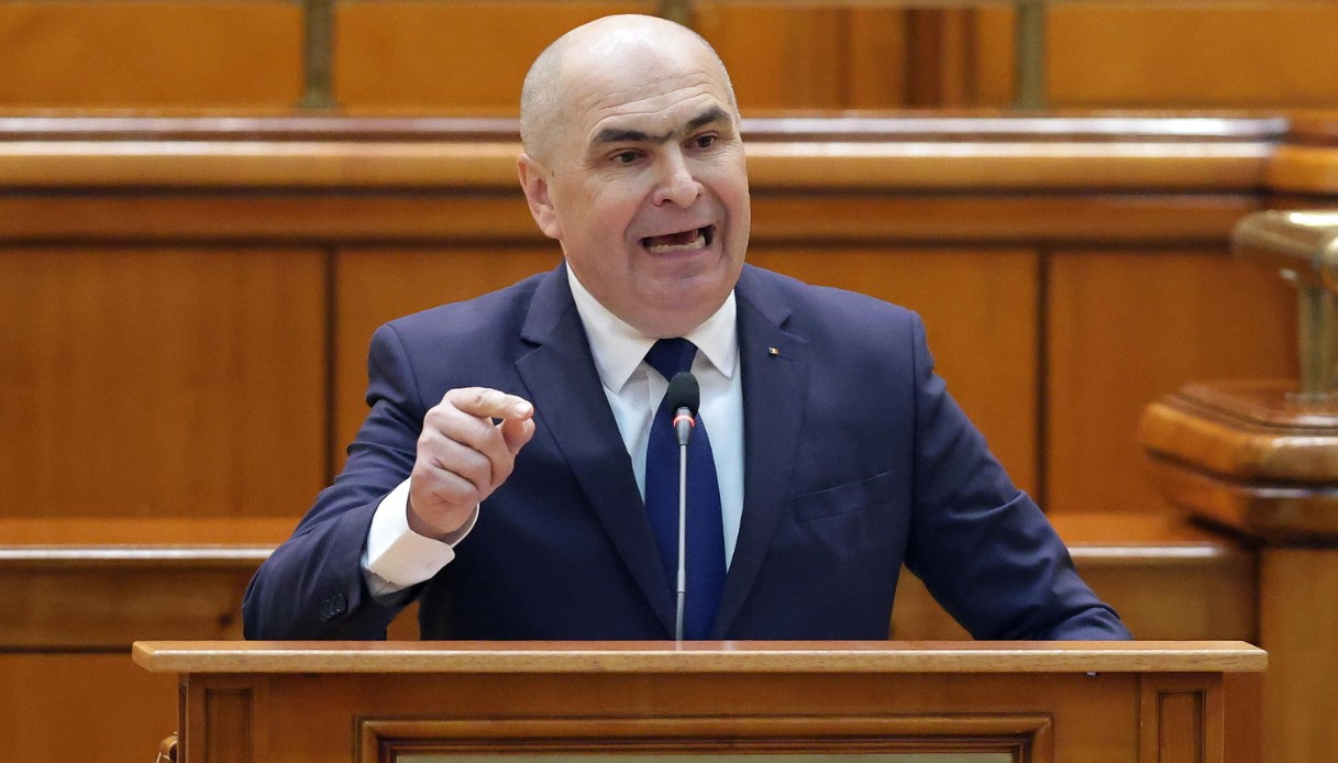 https://wips.plug.it/cips/notizie.virgilio.it/cms/2026/05/governo-romania-ilie-bolojan.jpg